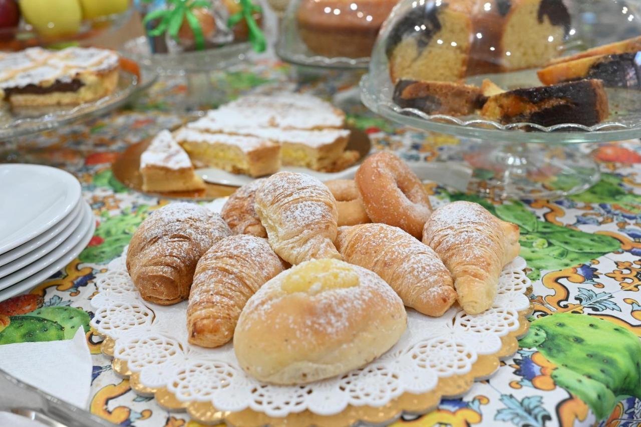 Regina Margherita Suite Naples Extérieur photo