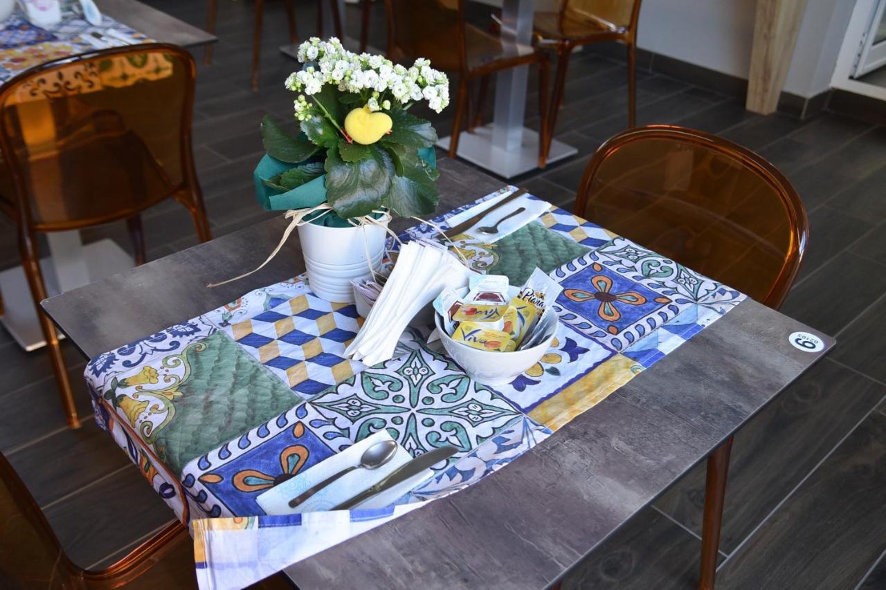 Regina Margherita Suite Naples Extérieur photo