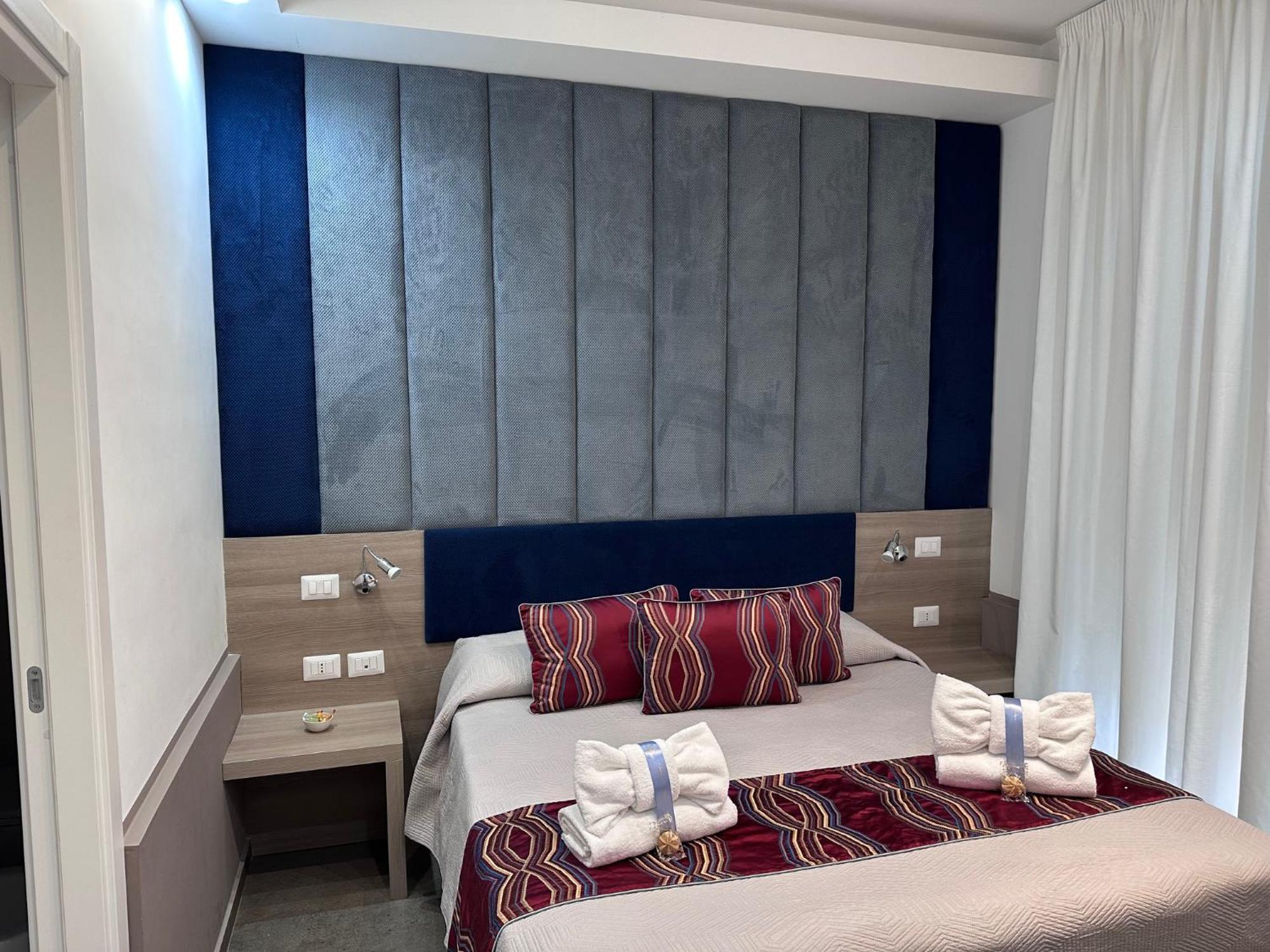 Regina Margherita Suite Naples Extérieur photo