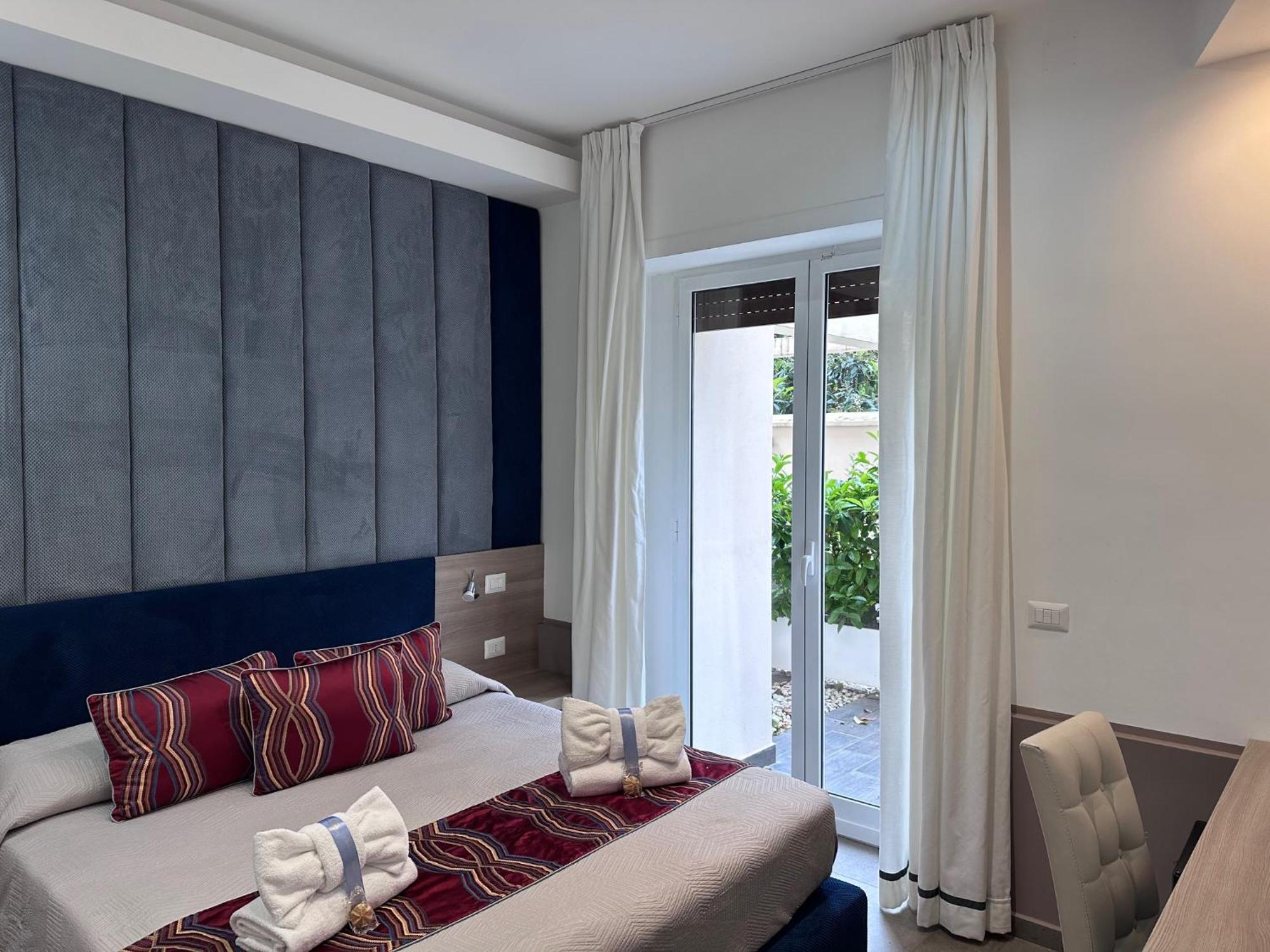 Regina Margherita Suite Naples Extérieur photo