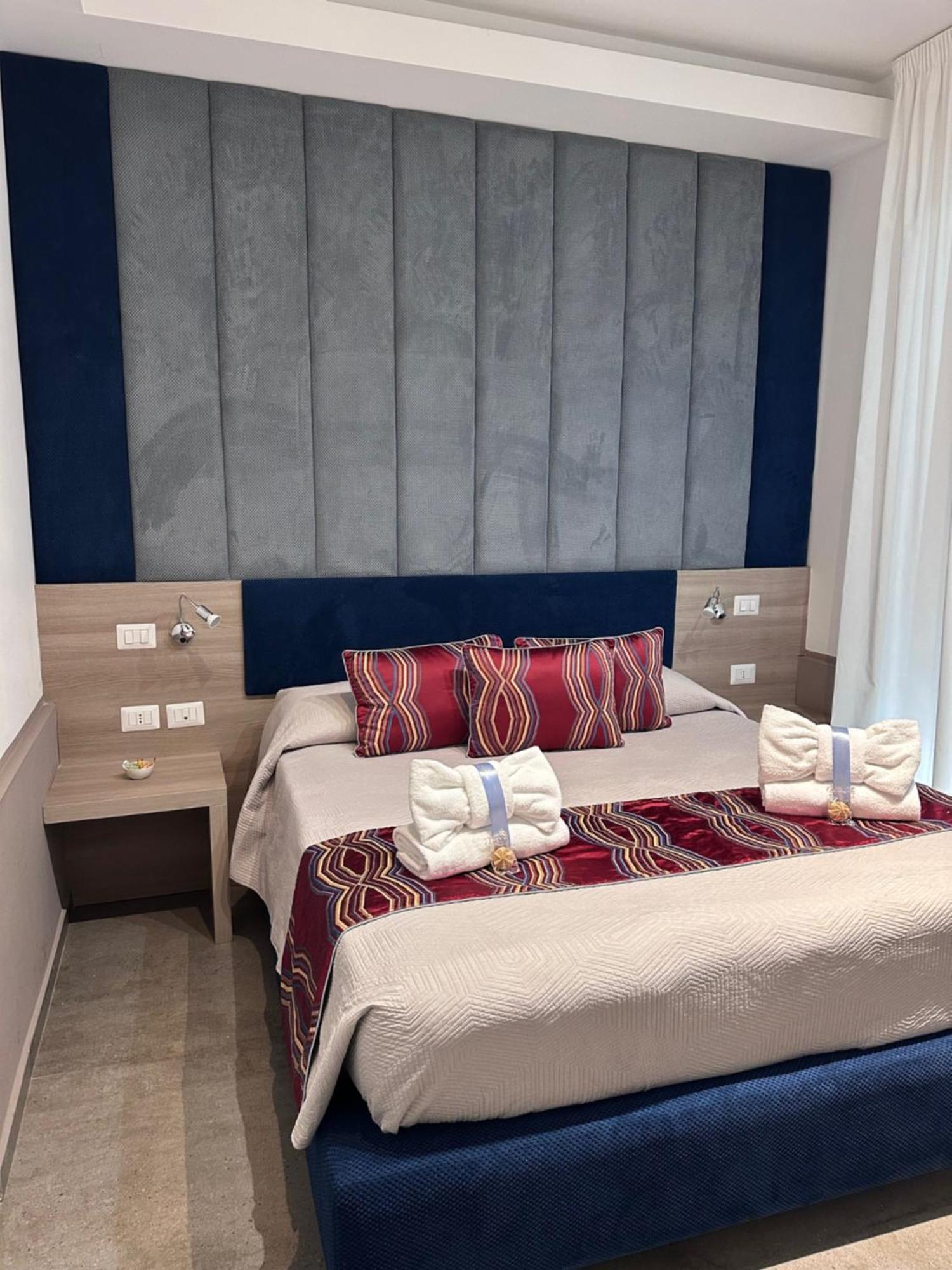 Regina Margherita Suite Naples Extérieur photo